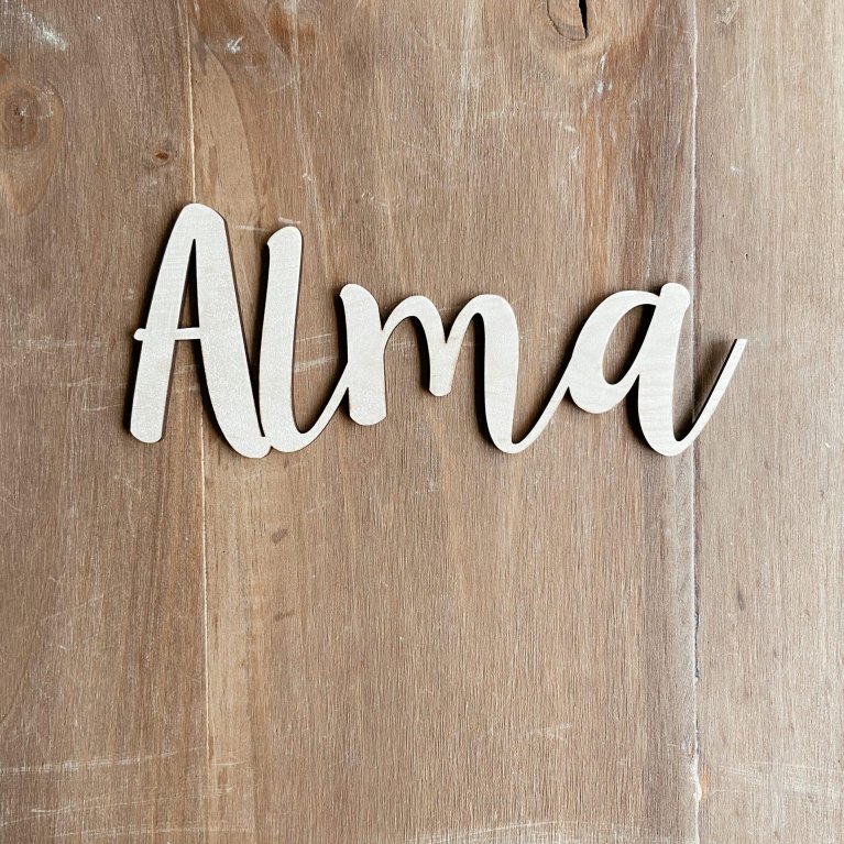 Nombre de madera personalizado para decorar